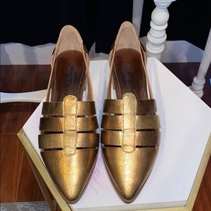 NWT Chinese Laundry metallic bronze Oxford flats
